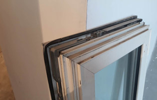 ремонт алюминиевого балконного остекления лоджии
